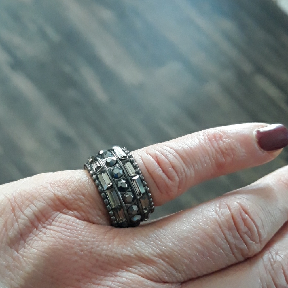 Ring - Picture 2 of 4